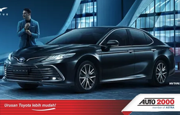 Toyota Camry Hybrid Front